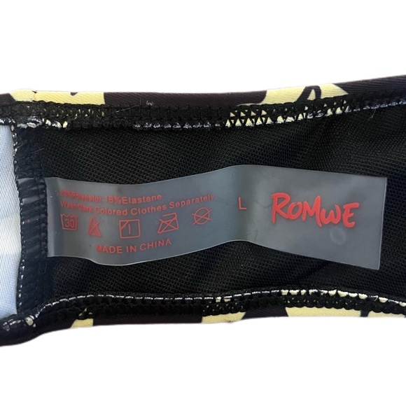 ❌SOLD❌Romwe Melting Smiley Face Bikini - Picture 4 of 9